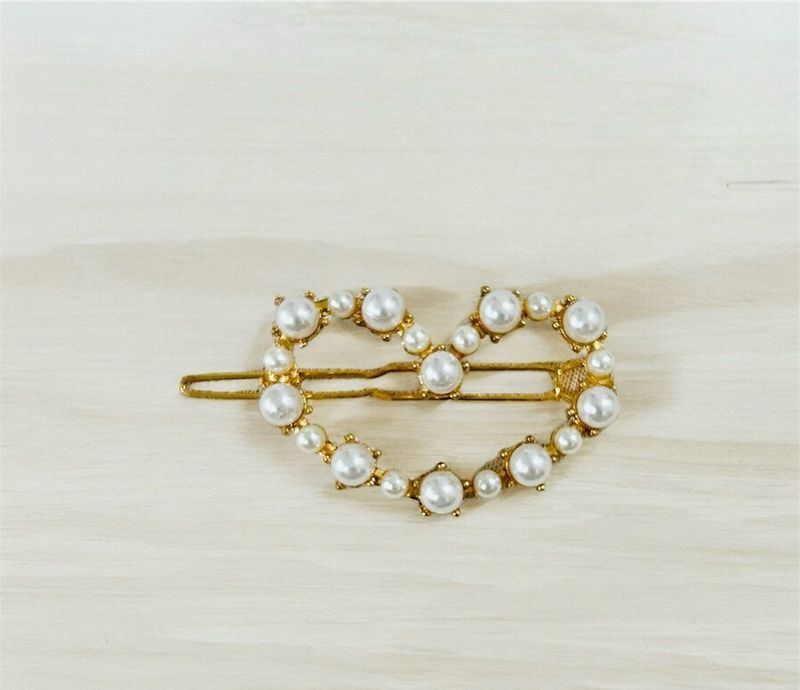 Korean Pearl Clip @ ₹40/- Per Piece