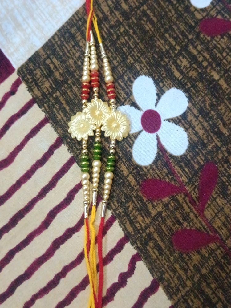 30 Rakhis Red And Green Beads Rakhi