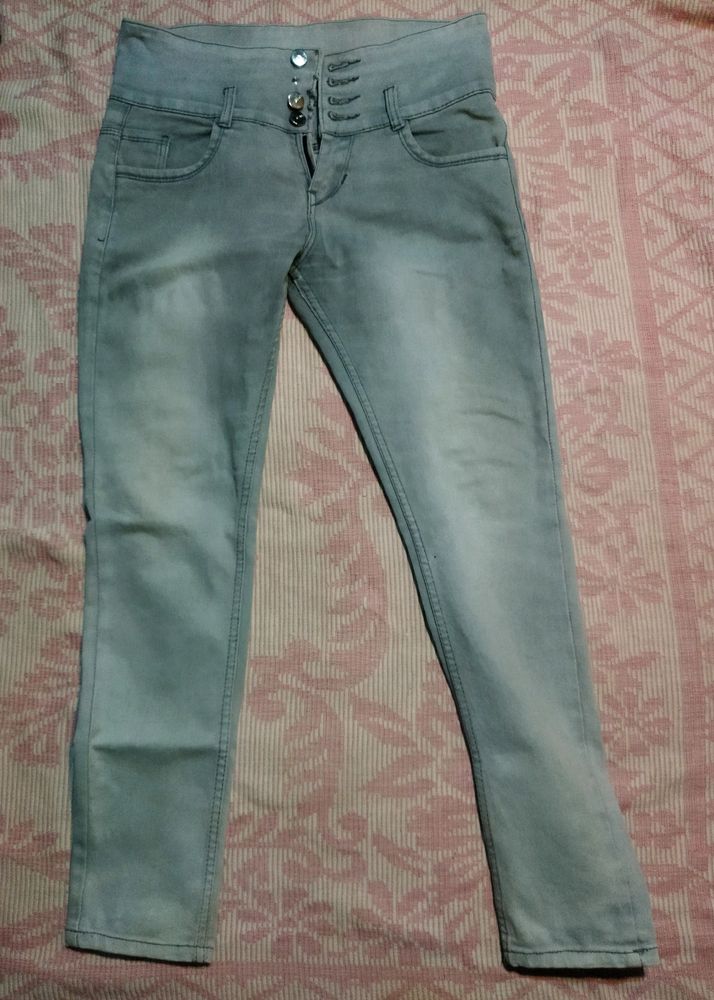 WOMEN'S JEANS WEAR