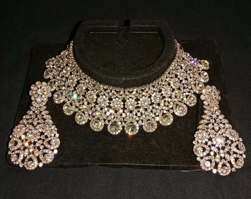 A Beautiful Necklace Set