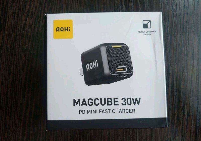 AOHI Magcube 30W PD Mini Charger rapidly