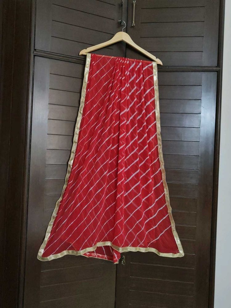 Women Red & White Chiffon Leheriya Print Dupatta