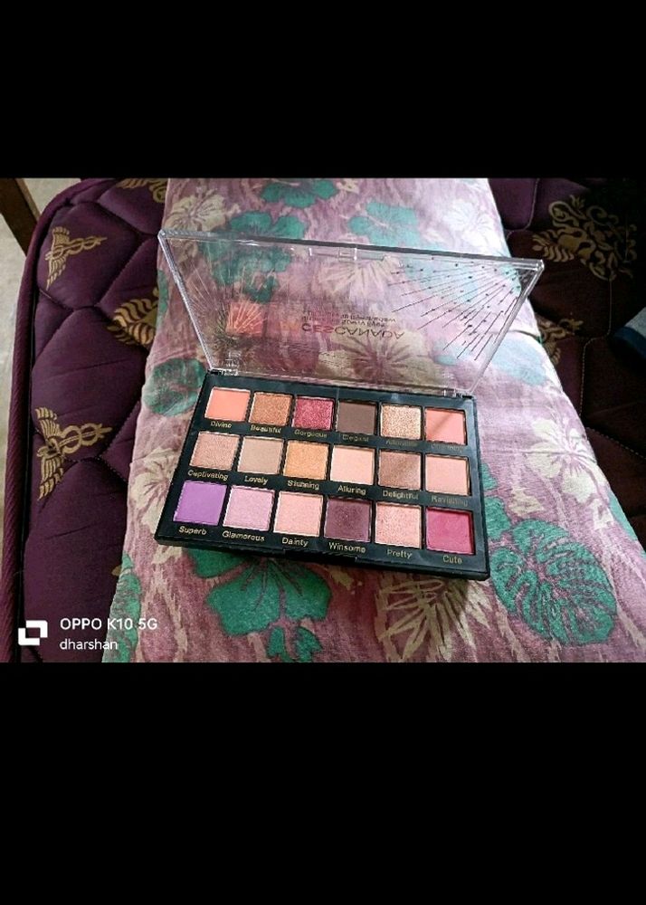 Faces Canada Eyeshadow Palette Big