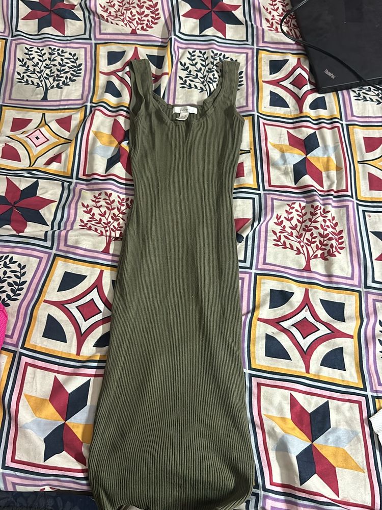 dress size medium strectable