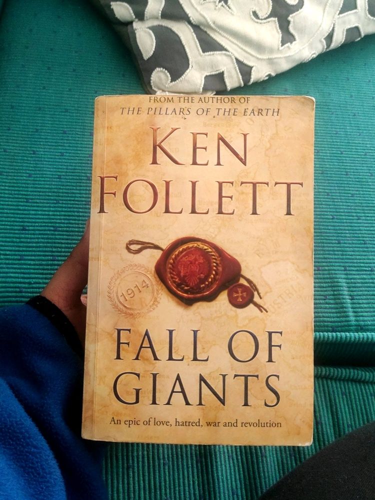 Fall of Giants - Ken Follett