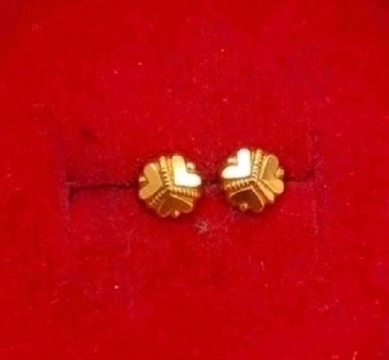 18kt Gold Ear Stud