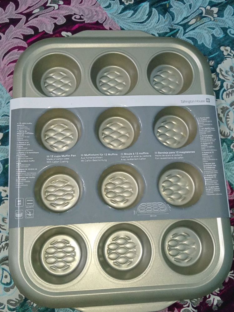 12 Cups Muffin Or Cupkake Bake Pan Tray