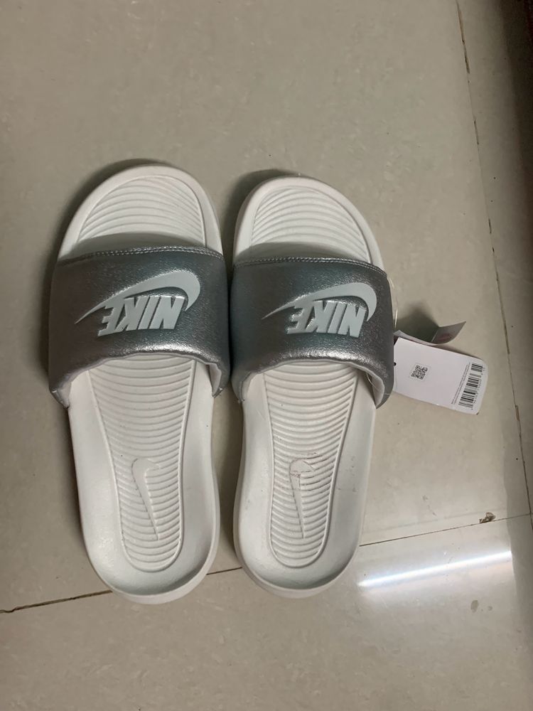 Nike Flip Flops Original New With Tag