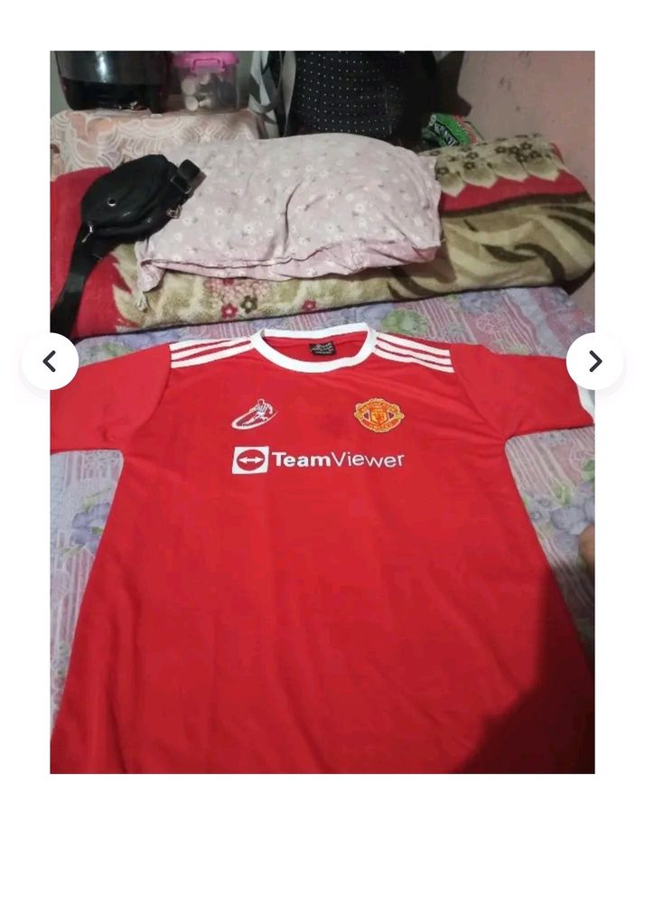 MANCHESTER UNITED T SHIRT