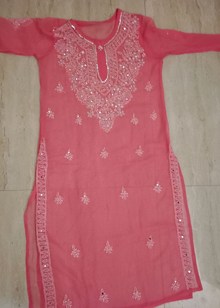 It's New Chikankari Kurti