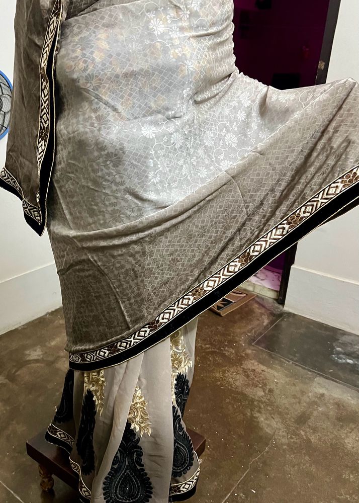 Beautiful silver saree & blouse with velvet border