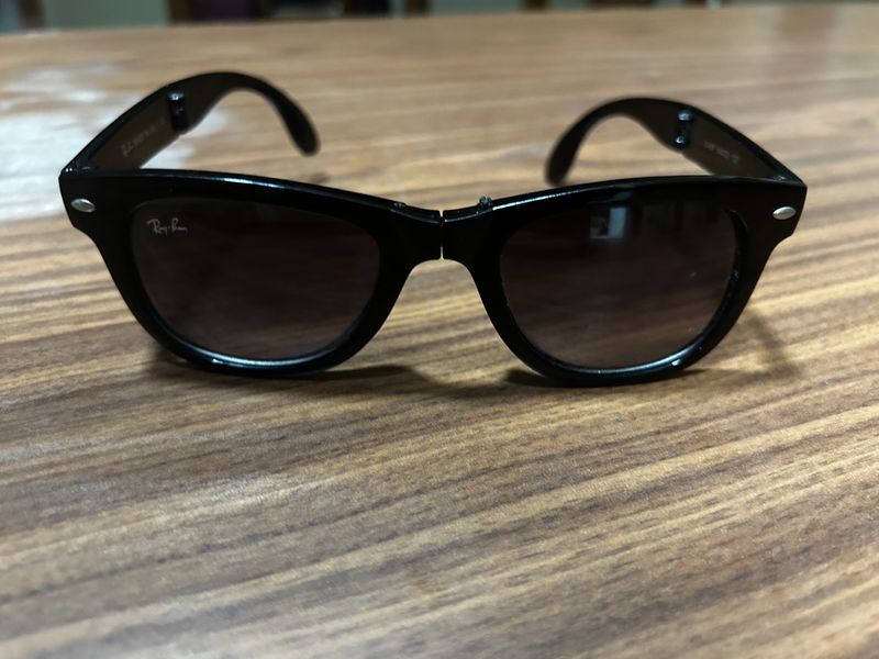 Ray Ban Wayfarer sunglasses