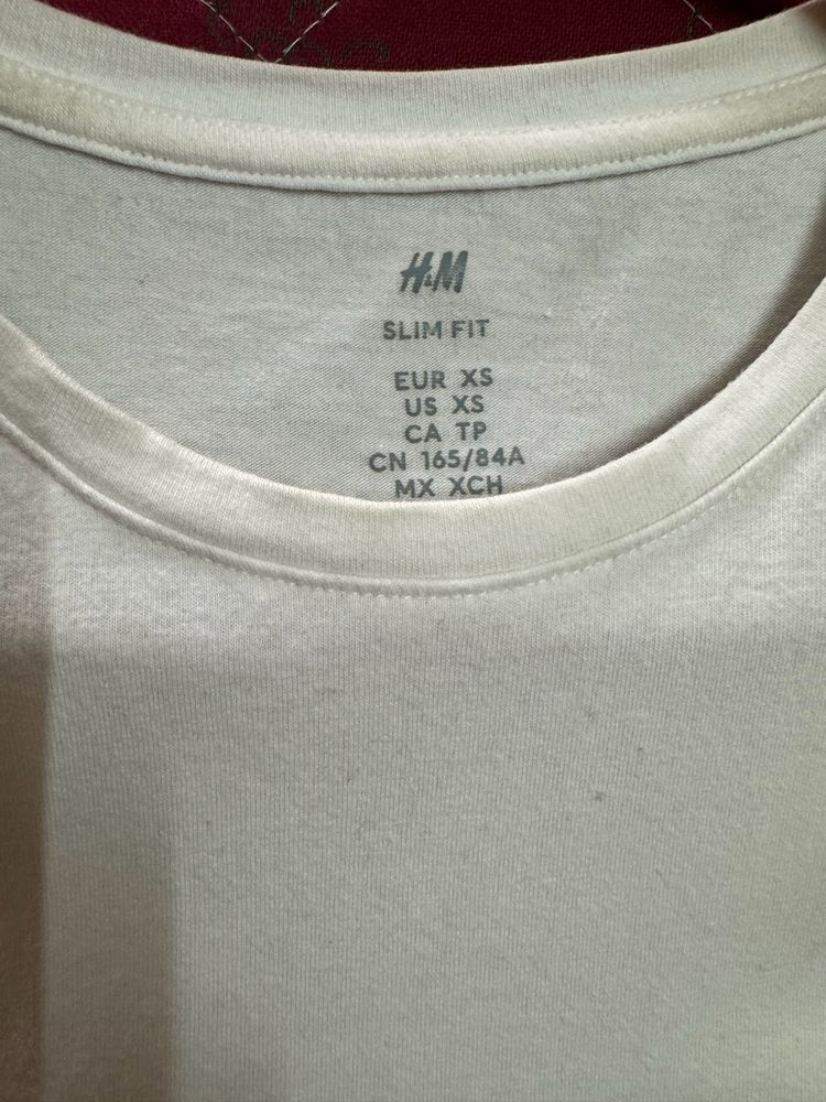 H&m white round neck tee