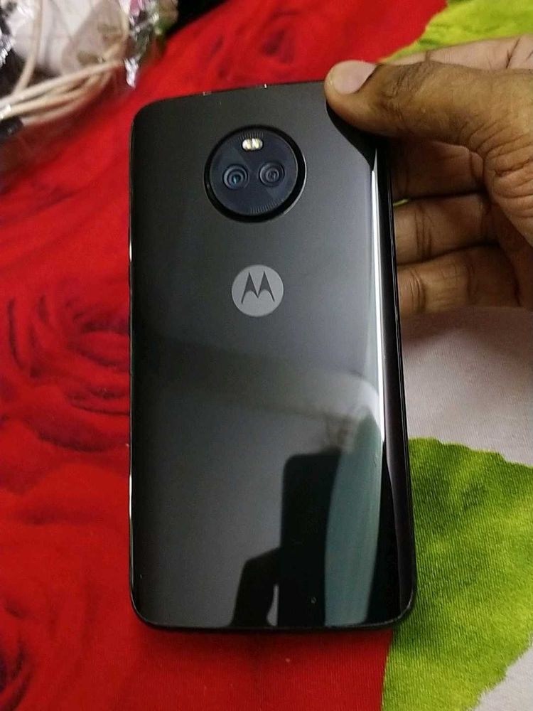 Motorola X4