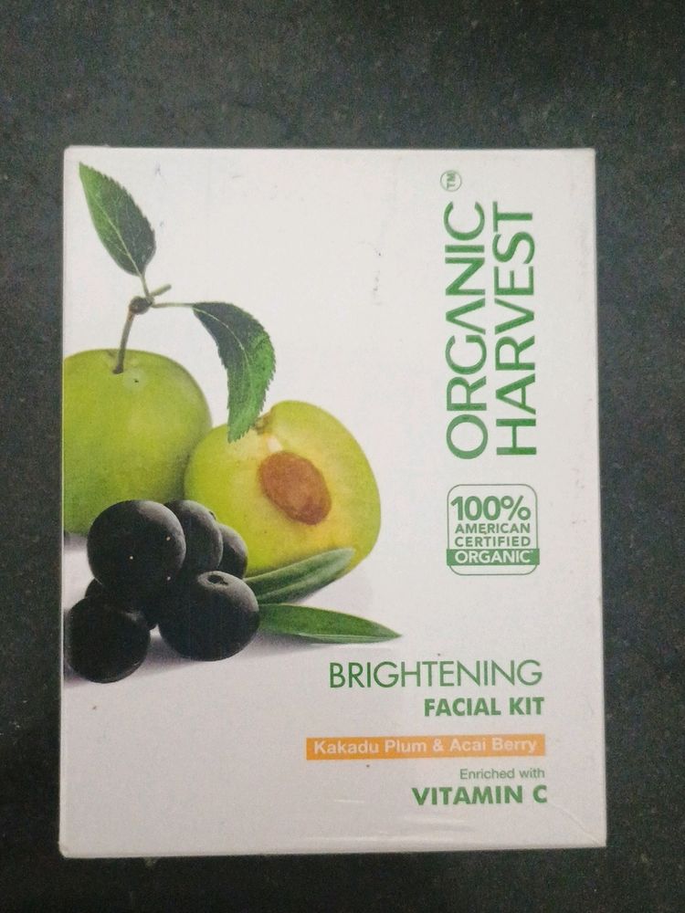 Organic Harvest Brightening Facial Kit