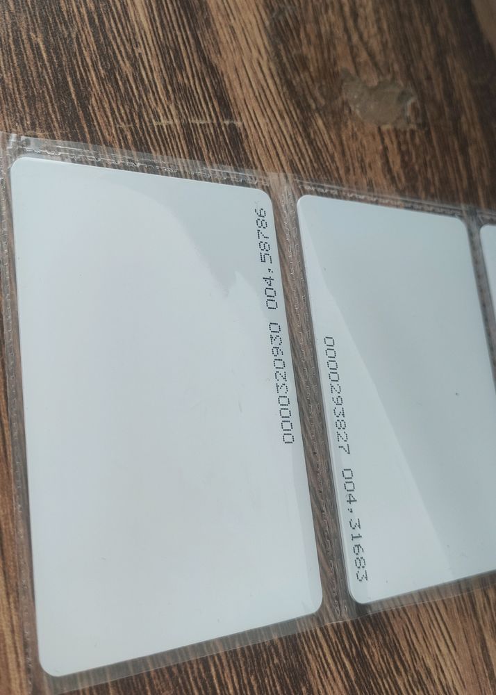 5 RFID CARDS