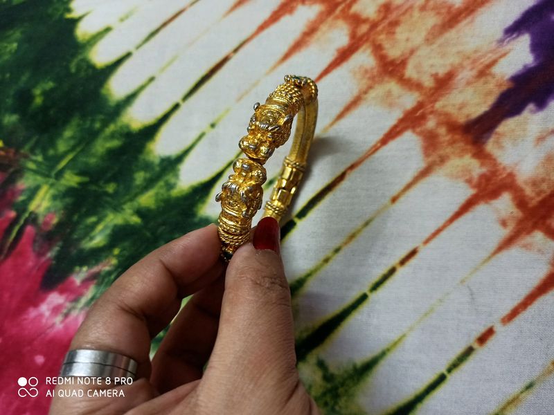 Golden Lioness Design Based Bracelet Cum Bangle