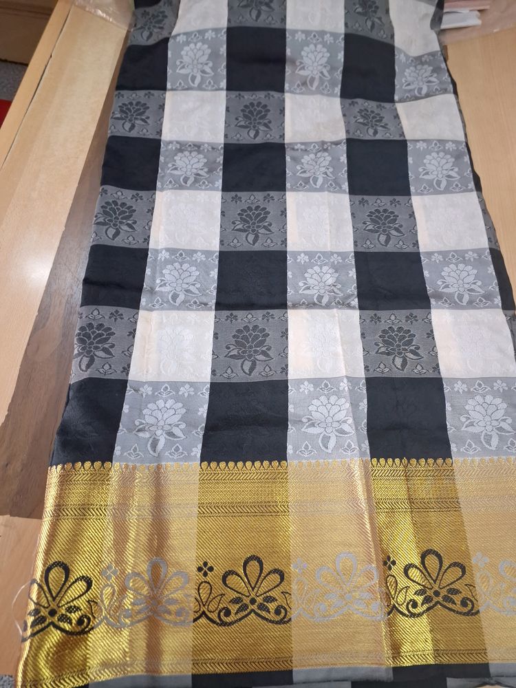 New Elegant B/W Checks Saree