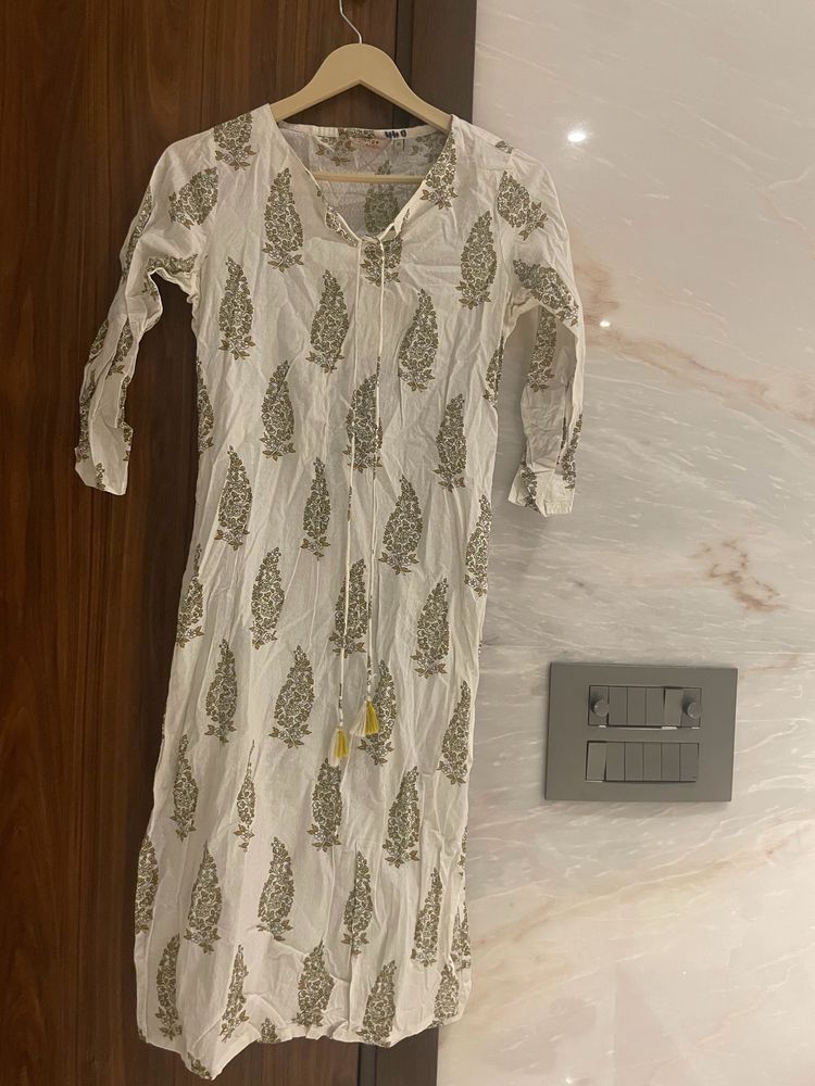 Melange Pretty White Printed Kurta In XS