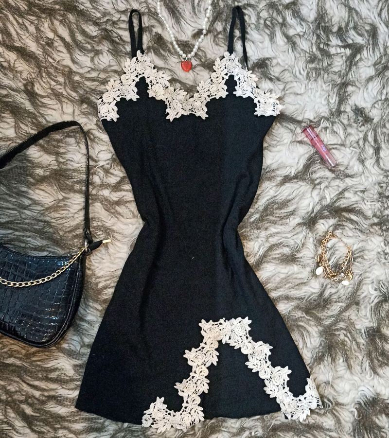 Black Bodycon Lace Dress With Slit