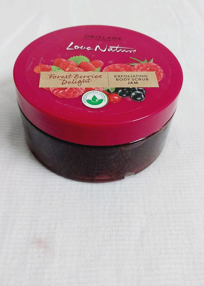 Oriflame Forest Berries Fruit Jam Scrub