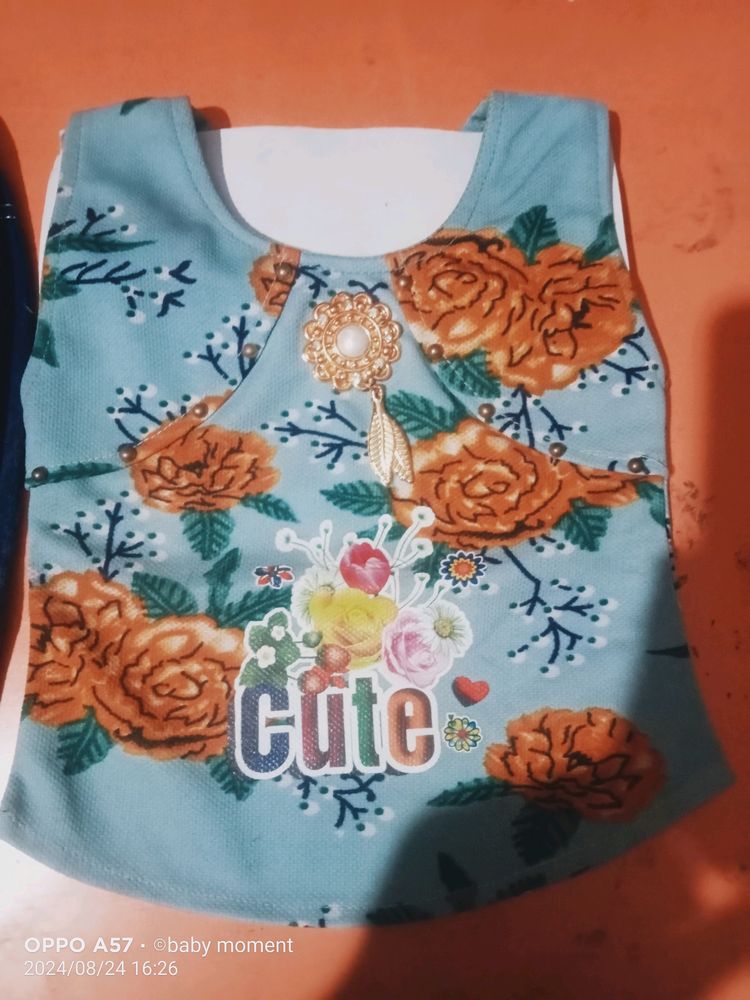 Small children's clothes are available in our shop