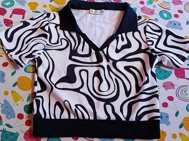 Black Lines Printed On White Cute Crop Top