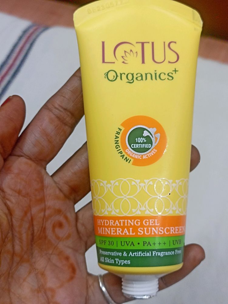 Lotus Organic Hydrating Gel Mineral Sunscreen
