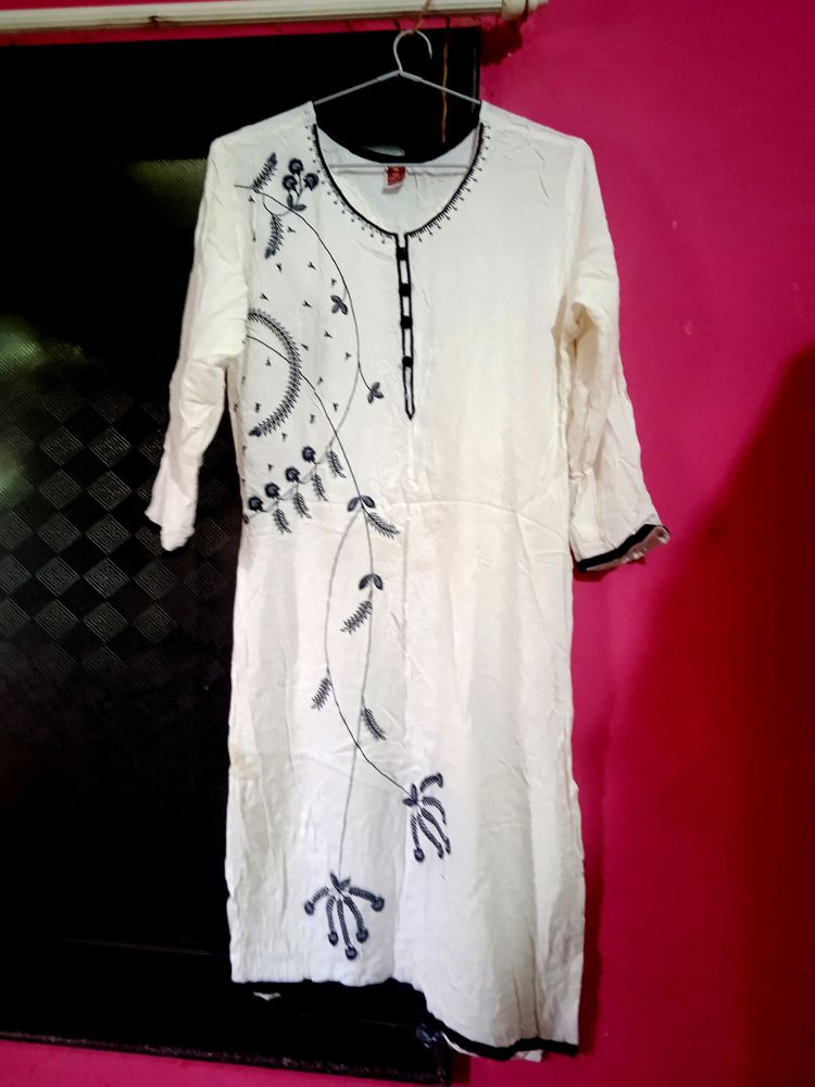 Gorgeous White Kurti With Embroidery Work