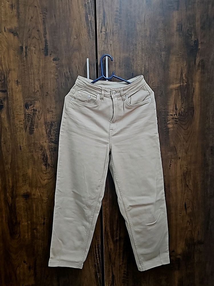 H&M Beige Boyfriend Jeans