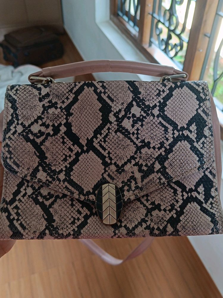 Freebieee Hand Bag🛍️🛍️