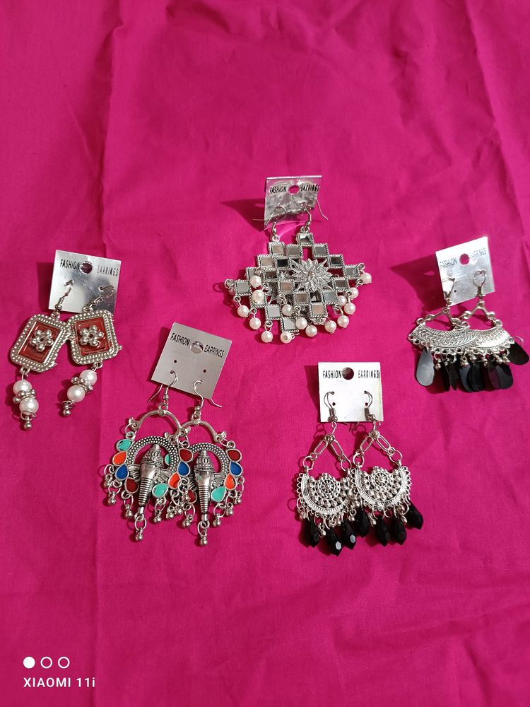 5 Pairs Of Earings