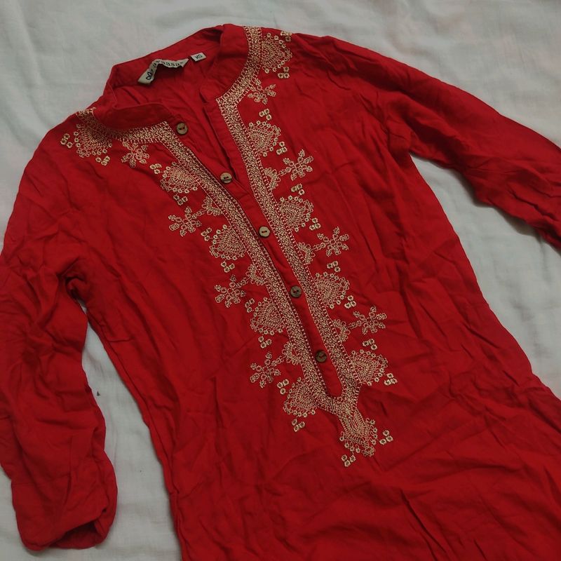 AVAASA KURTA