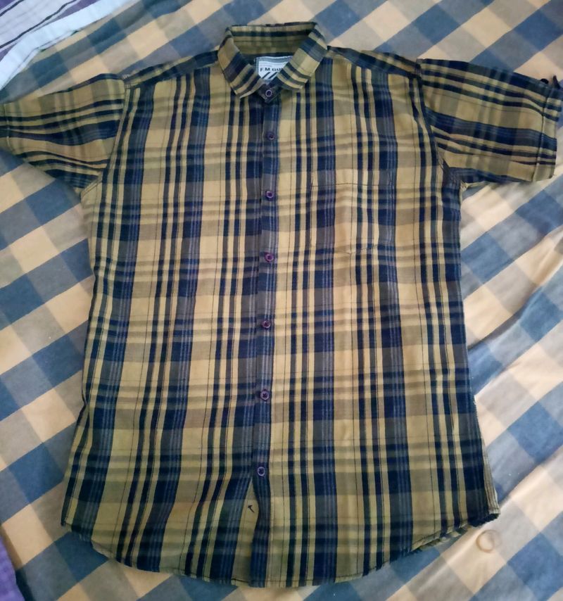 mens half sleeve xl size..yellow checks like new