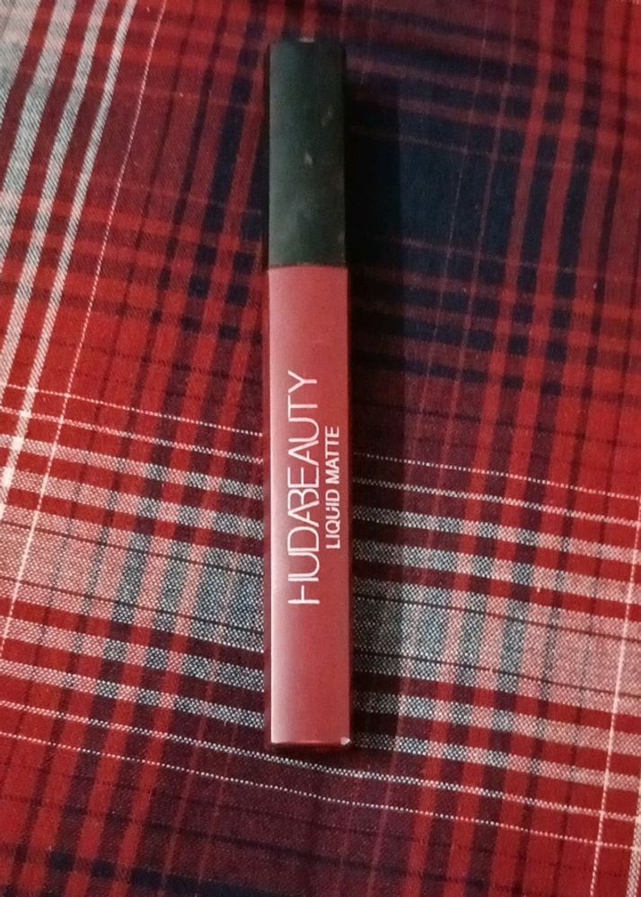 Huda Beauty Liquid Matte Lipstick