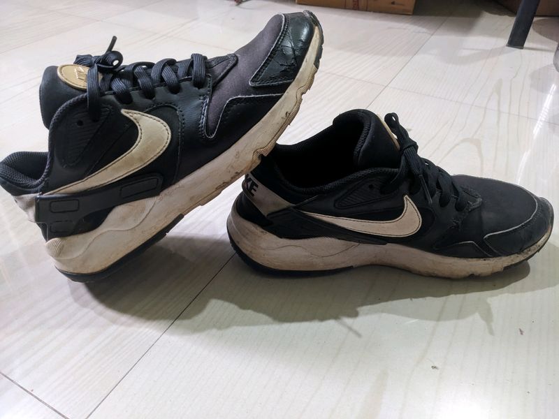 Nike LD Vector Shoes For Men UK 7. Used Condition