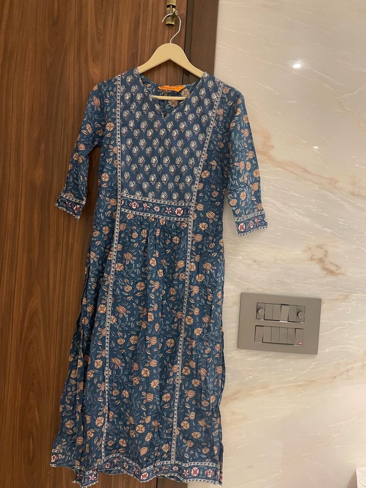 Beautiful Blue Indu Bindu Printed Kurta