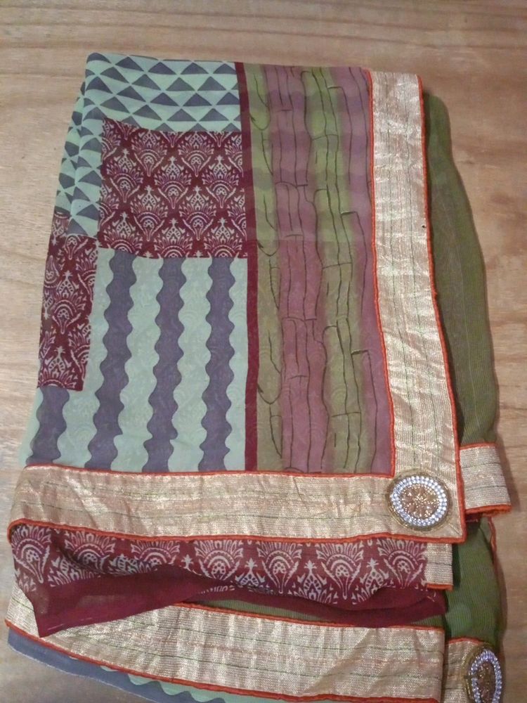 Printed Saree With Embroidery Less