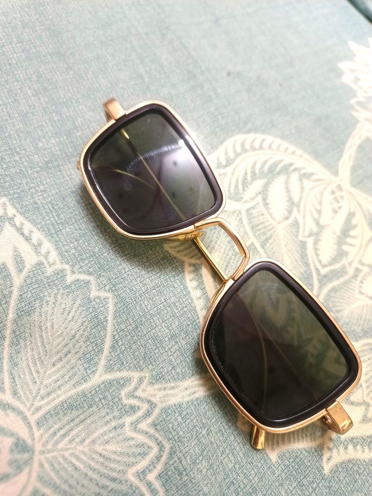 Eyes Proction Black & Golden Glass Sunglasses