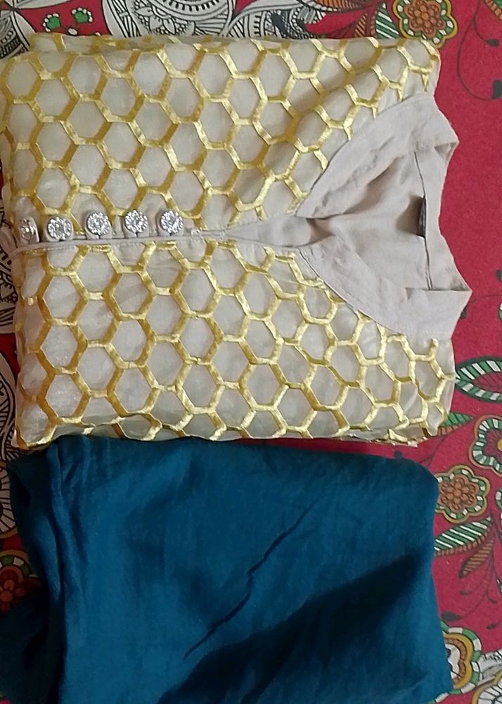 Honeycomb Design Kurta Set