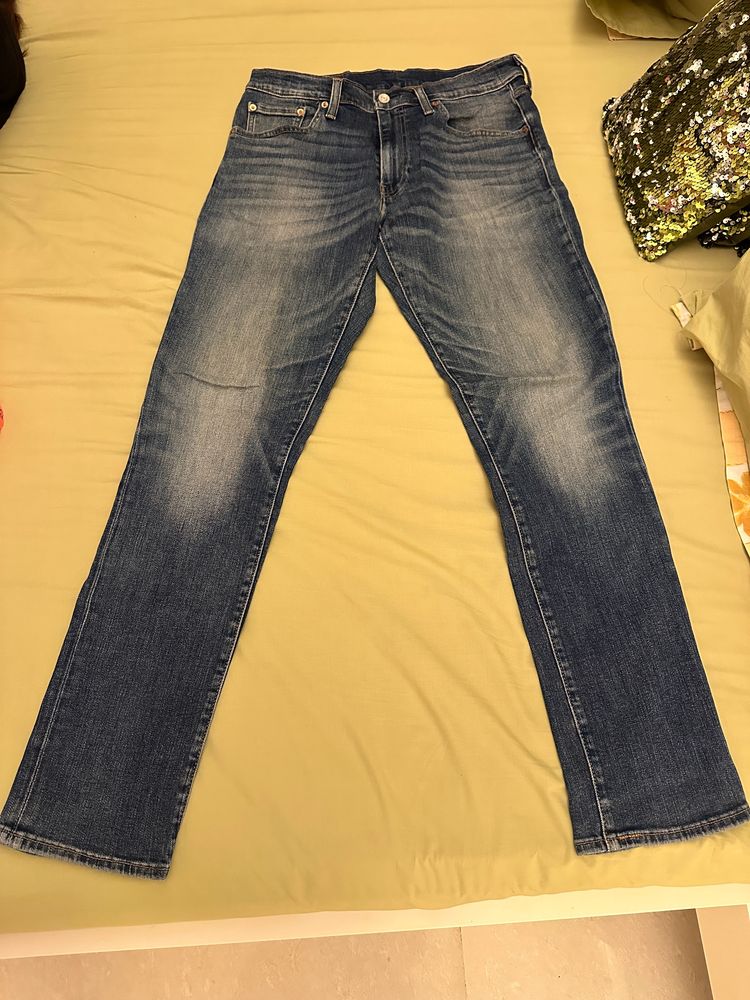 Levis Jeans