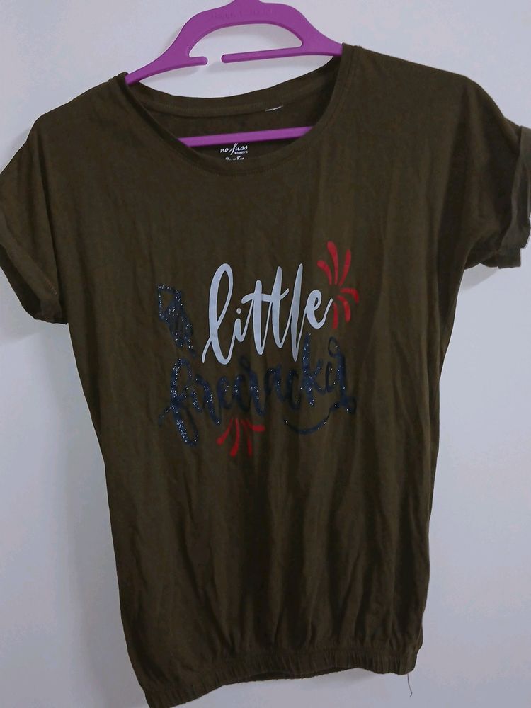 Olive Gree T Shirt With Elastic At Bottom