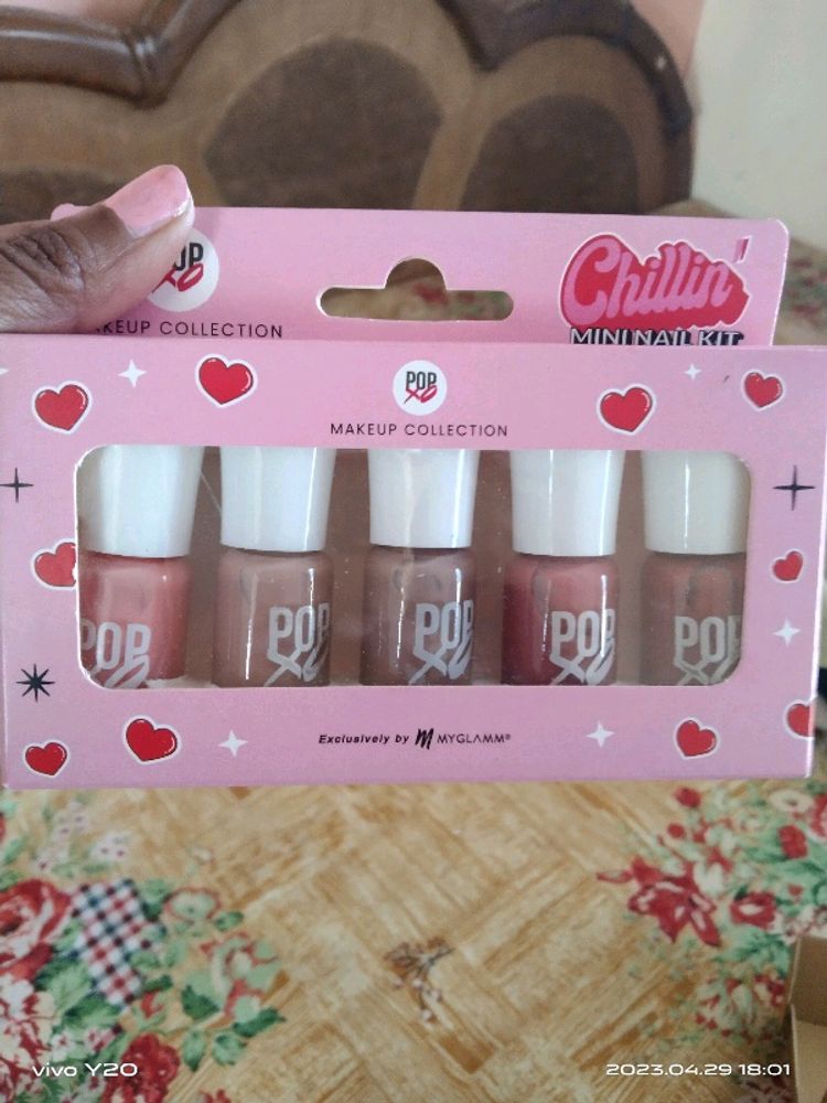 Chillin Mini Makeup Nail 💅 Kit