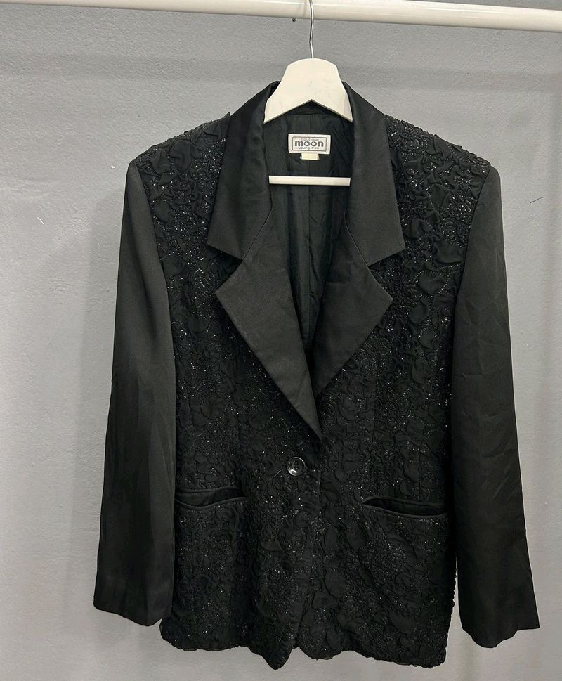 Vintage Blazer With Textured Detailing 😍