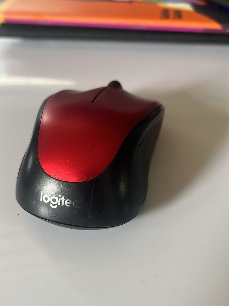 Logitech Mouse M235