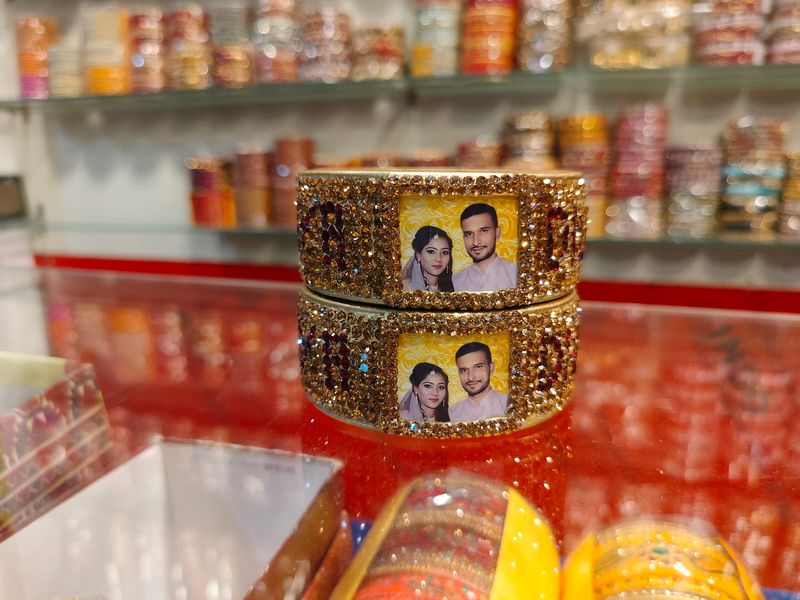 Famous Lahthi customize Name And Photo Lac Bangles