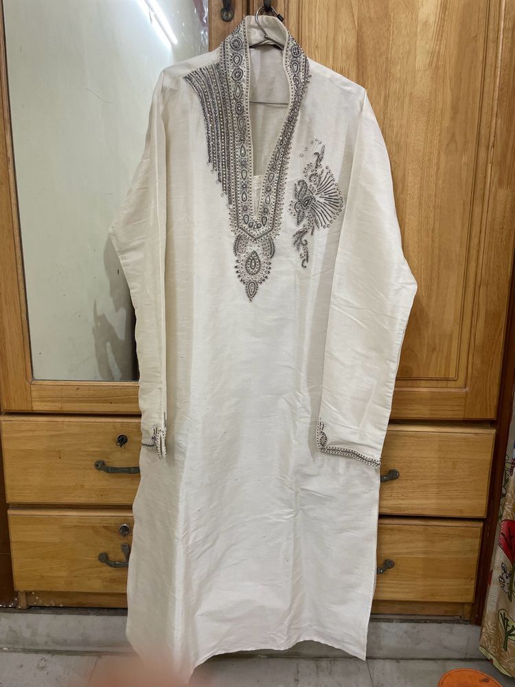 Men Sherwani With Designer Neck And Forearms