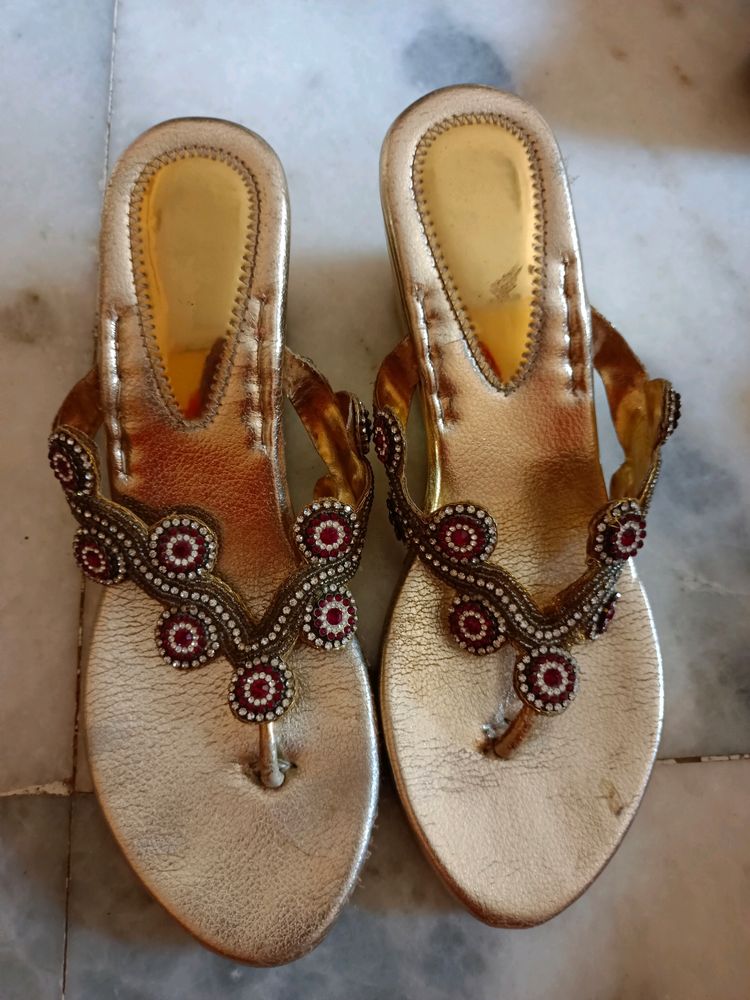 Sandal For Wedding Use