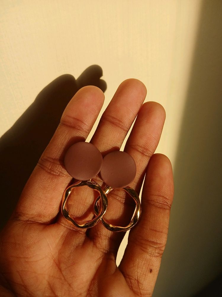 Round Violet Earrings