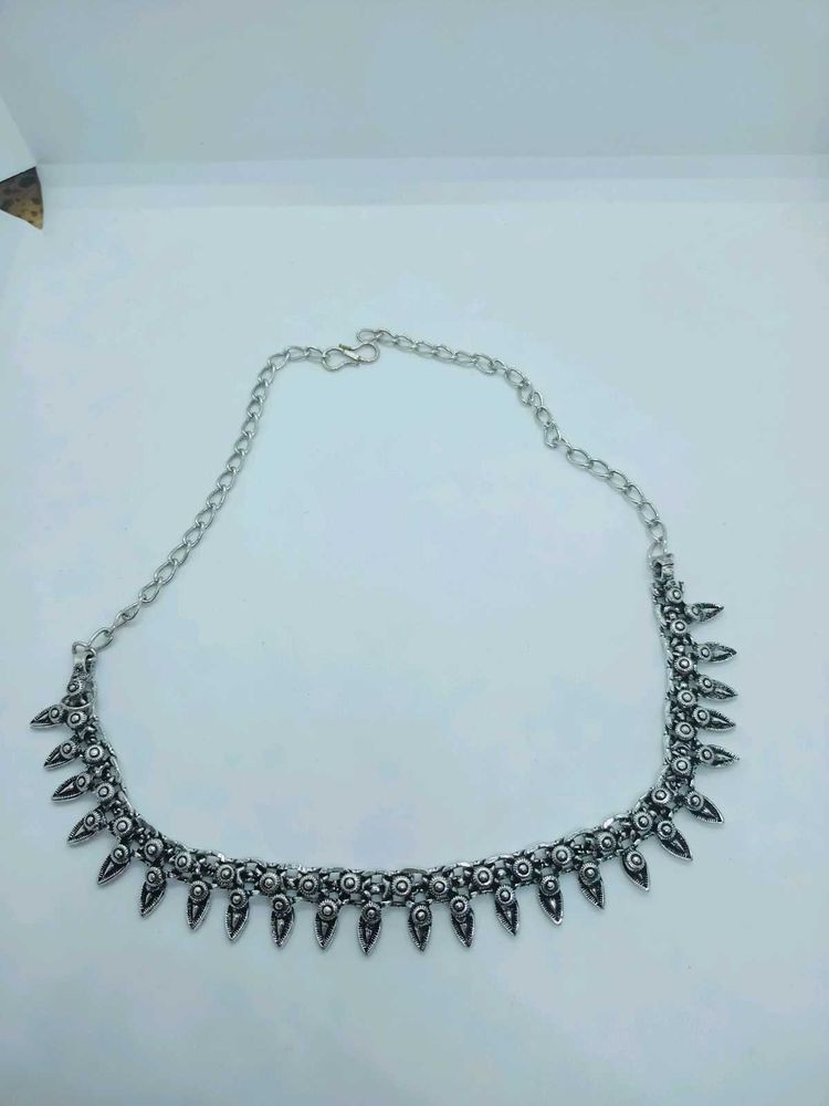 Beautiful Neckpiece With 10pieces Courier Bag FREE